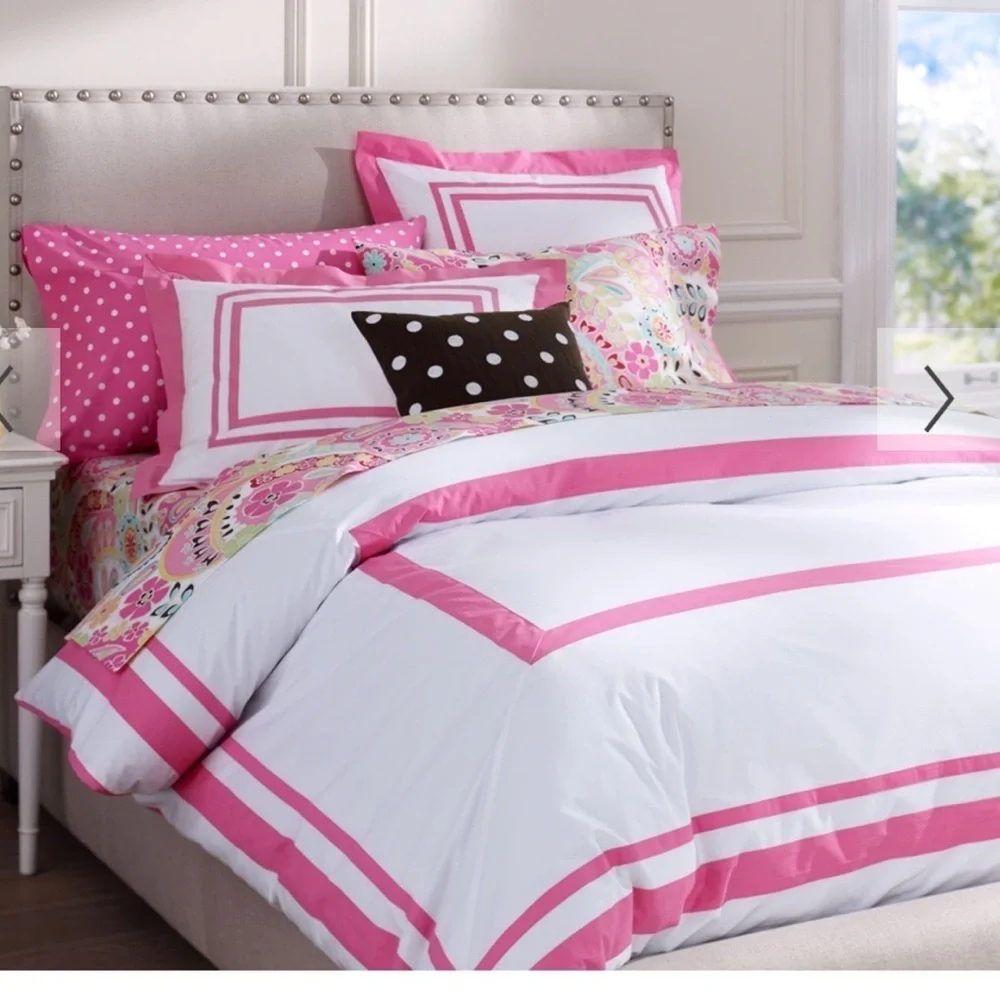 Pottery Barn Teen Suite Organic Cotton Duvet Cover in Purple and White - King